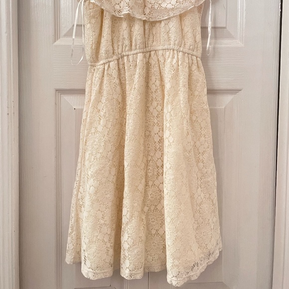 Streetwear Society White Lace Off-Shoulder Dress - Picture 2 of 6